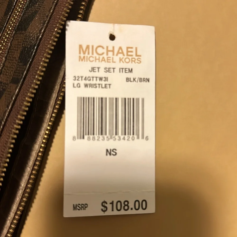 Michael Kors wristlet - Picture 4 of 4